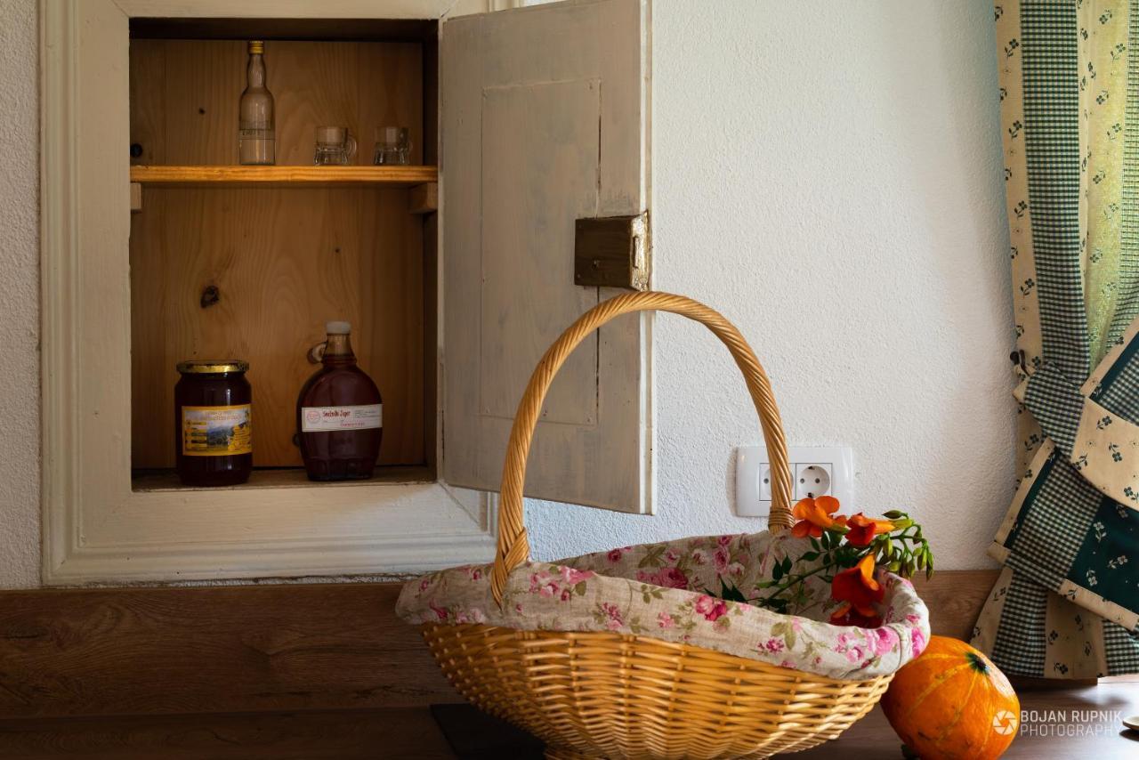 Cherry House - Cosy House - Ideal For Bear Watching, In The Neighborhood Of The Medieval Sneznik Castle Stari Trg pri Lozu Exterior foto